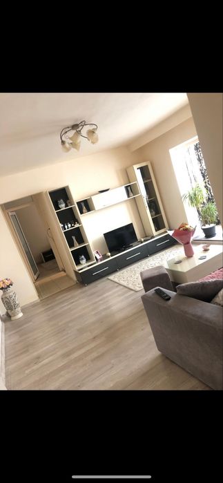 Inchiriez apartament
