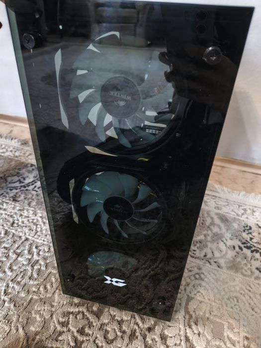 Продам корпус и мат плату