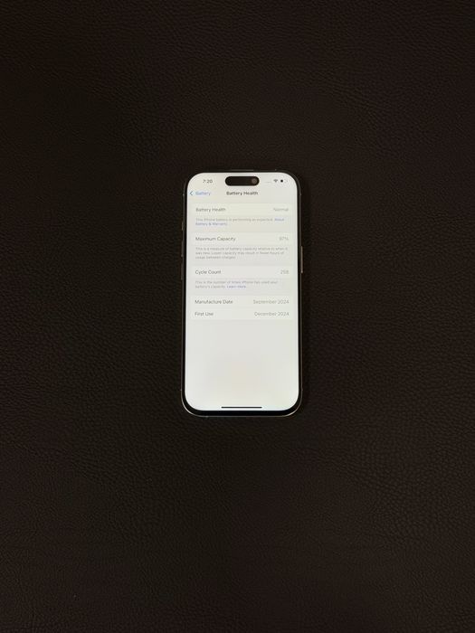 Продавам iPhone 16 PRO 512 GB