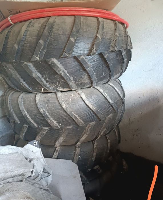 Продам болотоходы шины низкого давление