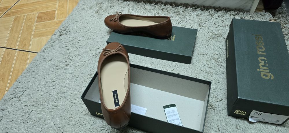 Vând balerini din piele Gino rossi