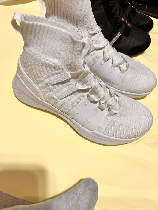 Кроссовки и ботинки