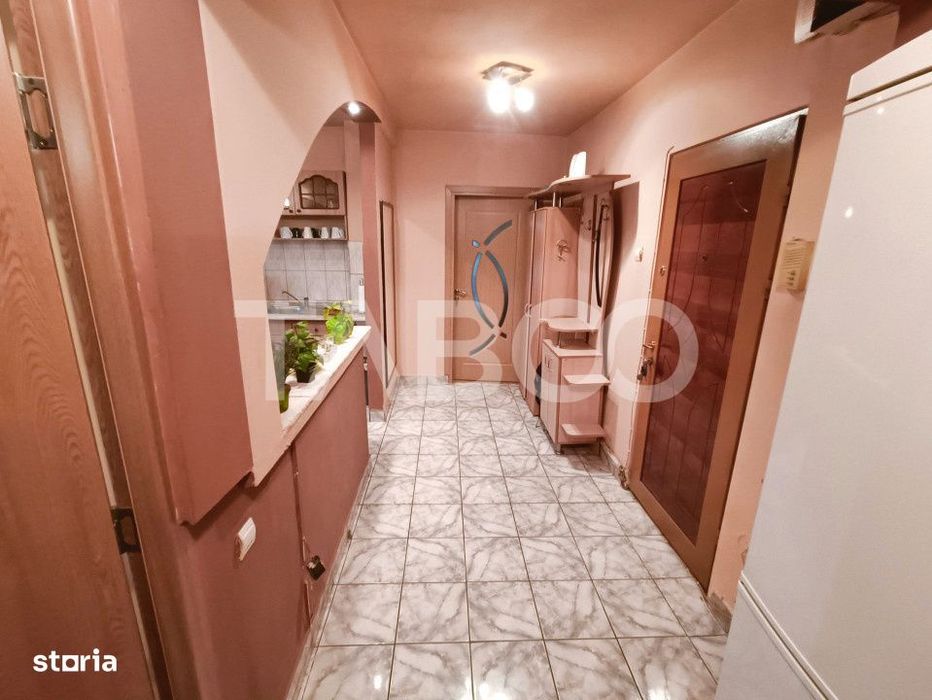 Apartament cu 3 camere 2 bai 63 mp utili etaj 1 in Sibiu zona Turnisor
