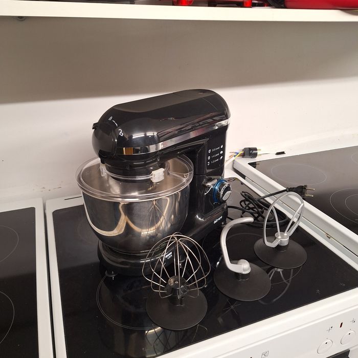 Кухненски робот тестомесачка Делимано Про 1400W/4.5 литра