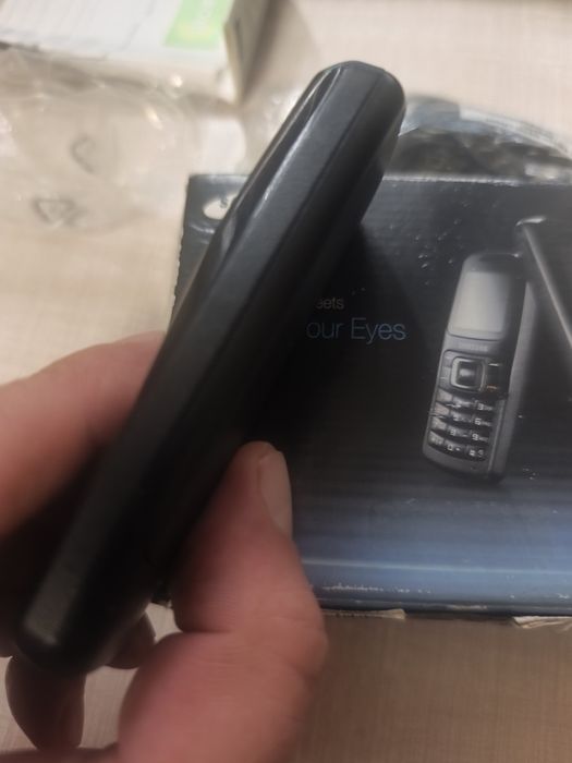 Самсунг SGH-B130 , неразличим от нов, без коментар на цената