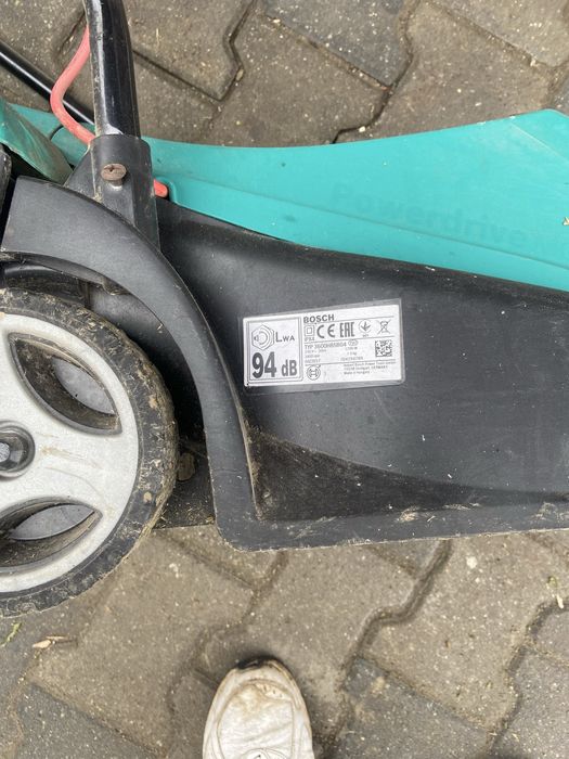 Vand masina de tuns gazon bosch