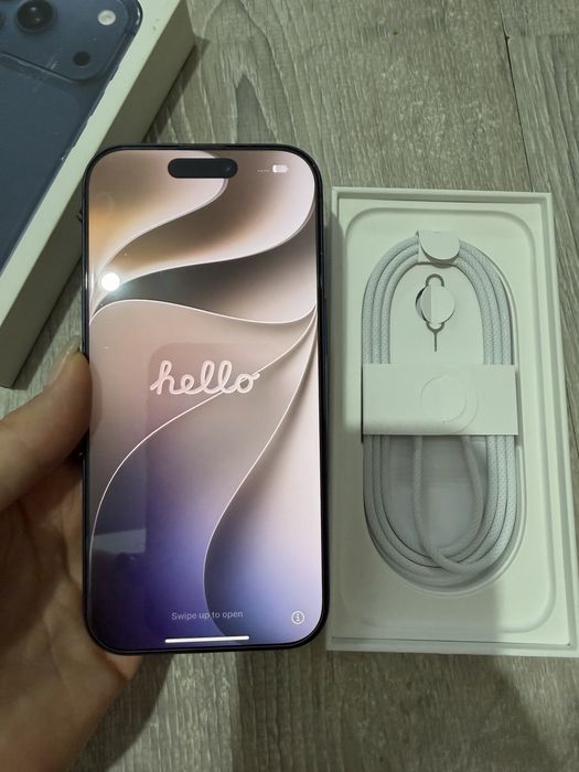 Продам iphone 17 pro blue 256 gb