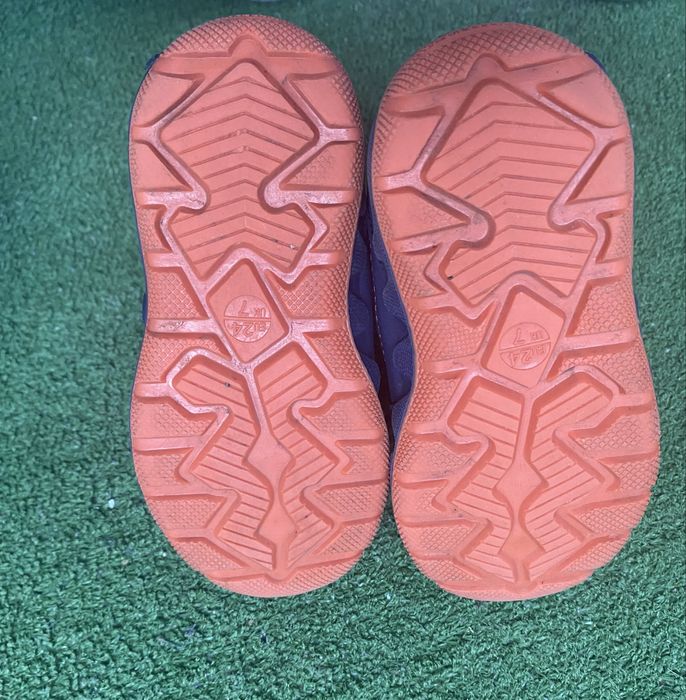 Продавам детски апрески 24 номер