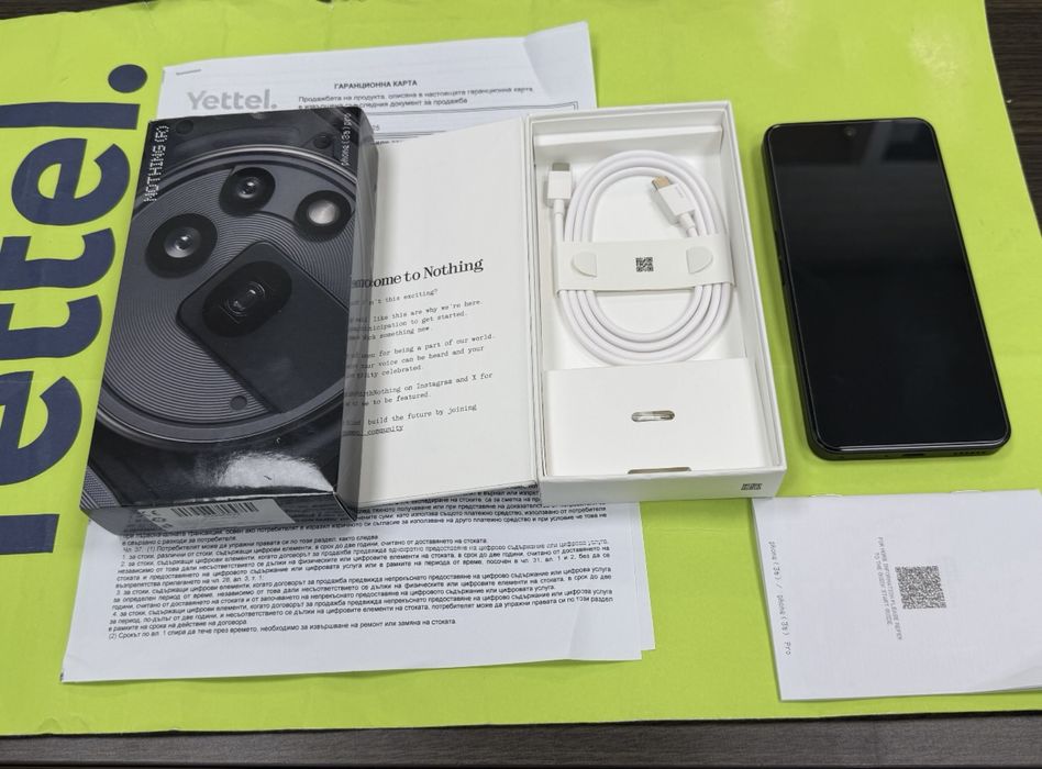 КАТО НОВ 256GB Nothing Phone 3a Pro 5G Гаранция 2028г. Black