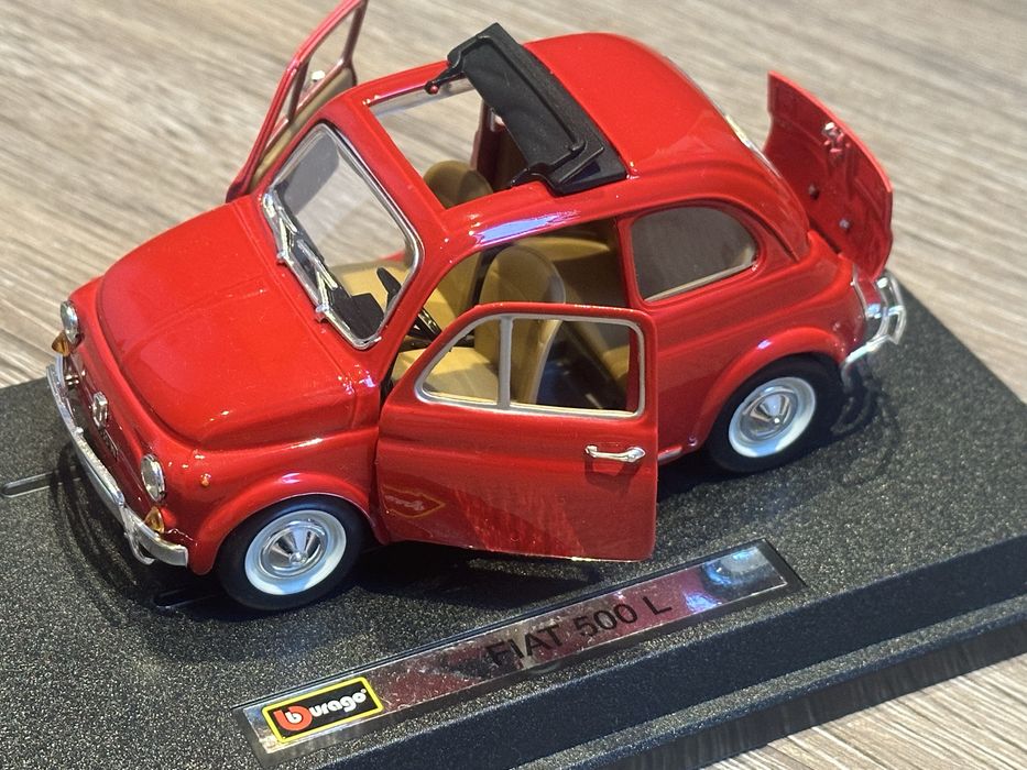 Fiat 500L Burago 1/21