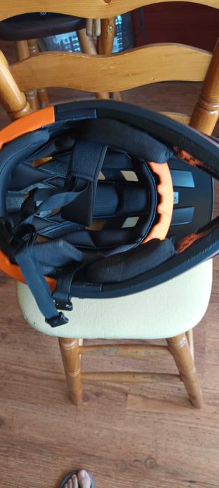 Нова каска Lixada Размер М