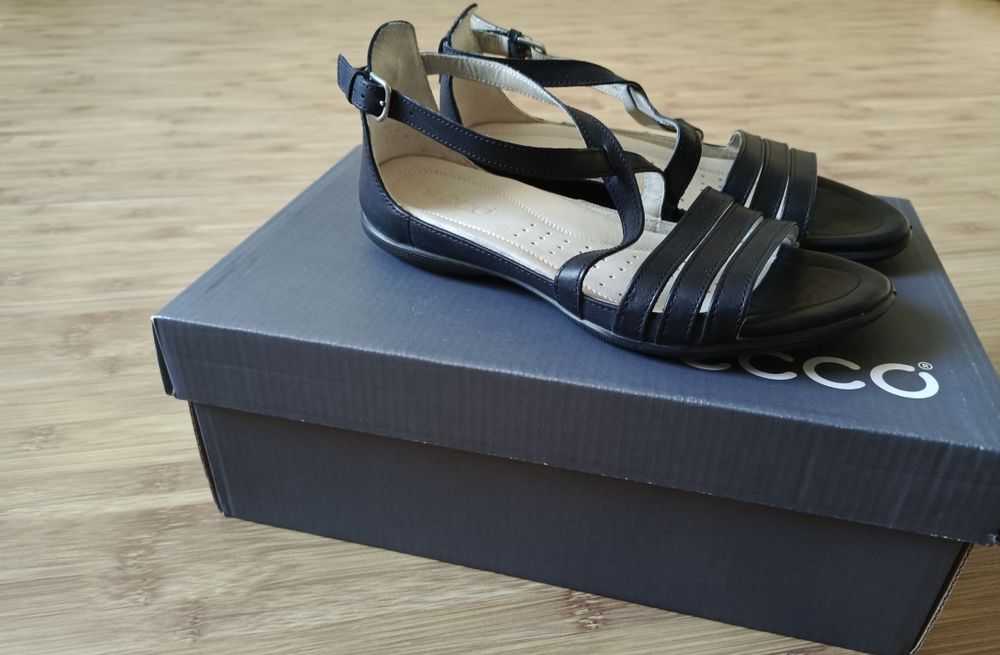 Продам летние сандали