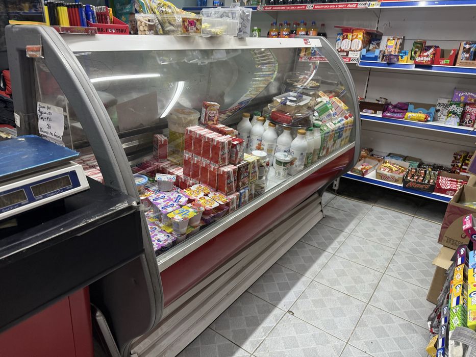 Холодильник витринный