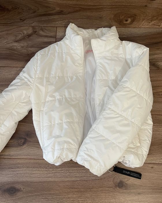 Geaca alba de toamna