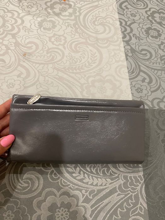 Дамски портмонета