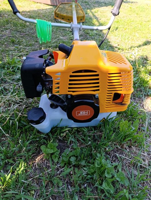 Motor motocoasă JRH aproape nou
Vând motor de motocoasă JRH, folosit doar de câteva ori