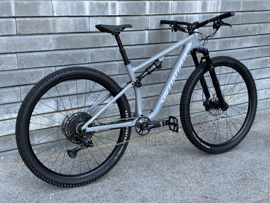 Карбонов планински велосипед SPECIALIZED EVO 2023(М размер)