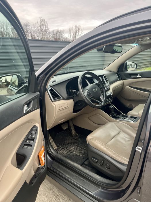Hyundai Tucson Luxury 4x4 Automat – Full Option