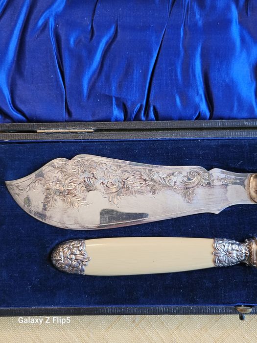 Посребрен E.P.N.S. комплект за сервиране на риба