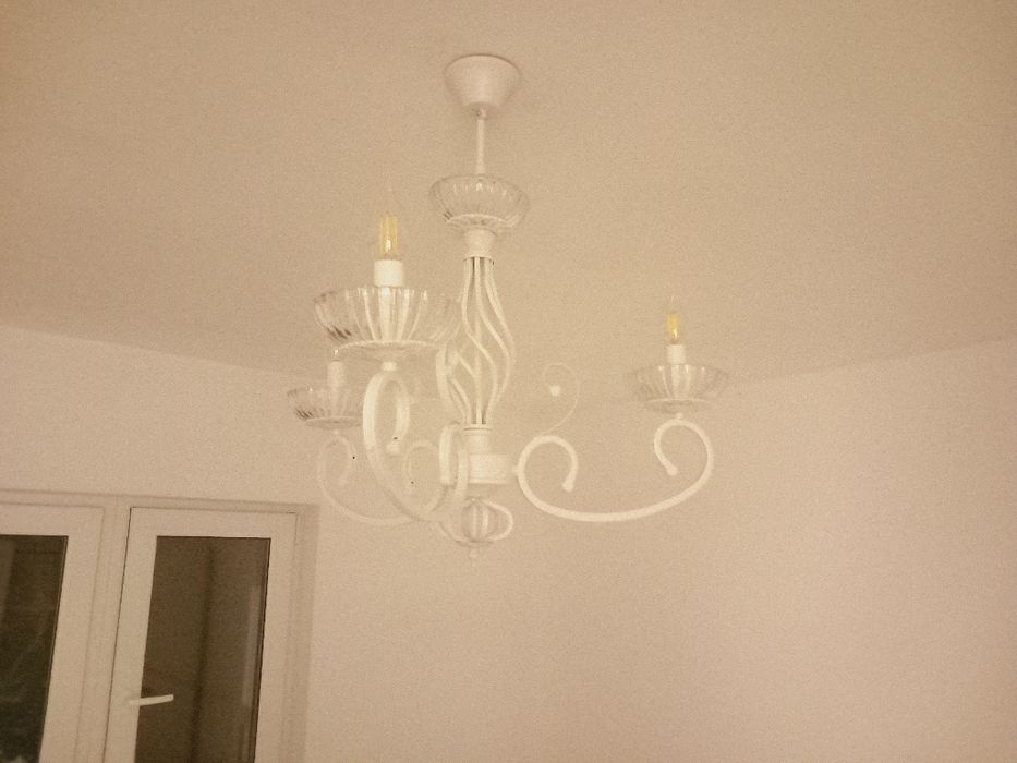 Vand 8 bucăți candelabru/lustra noi Superbe
