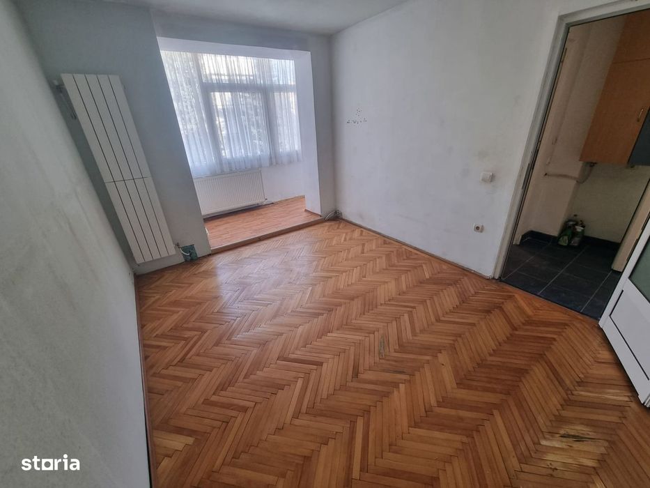Apartament 3 camere,2 balcoane,etaj 2,Deva-ultracentral