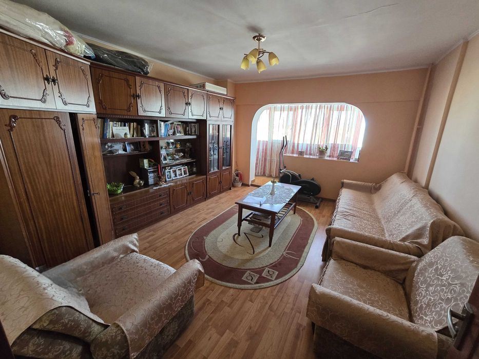 Apartament 2 camere central , decomandat . Alexandria