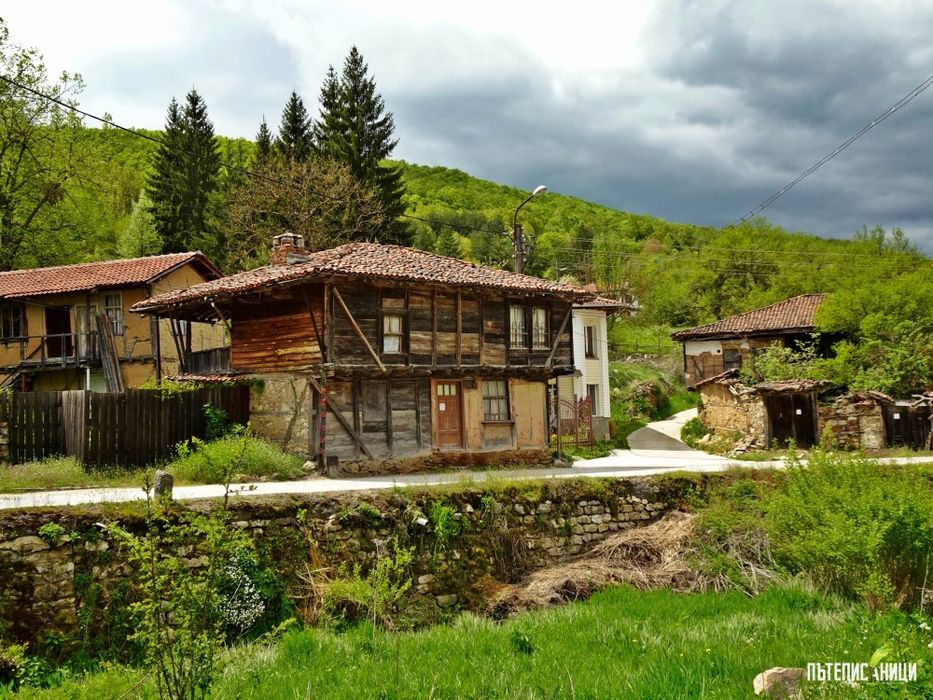 Свежен УПИ 2000 м²