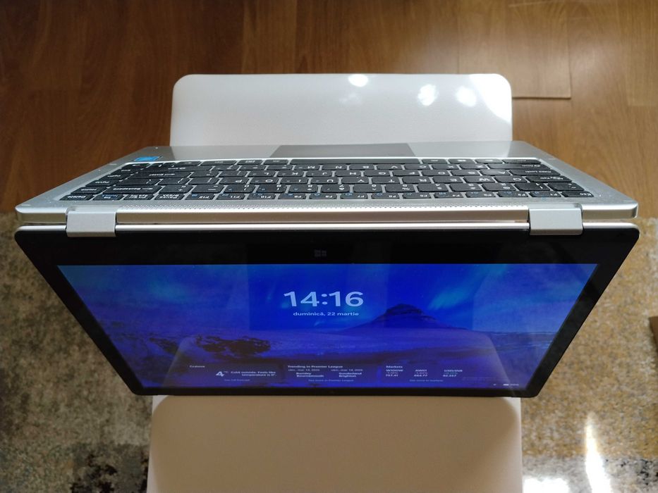 Myria 8312 (2-in-1 notebook), 256 Gb ssd 13,3 inch FullHD Touchscreen