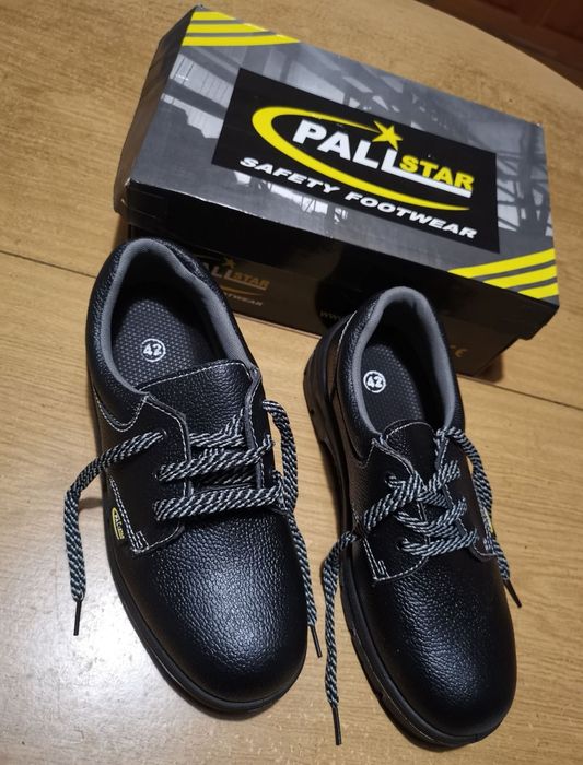 Обувки  N°42 и N°41