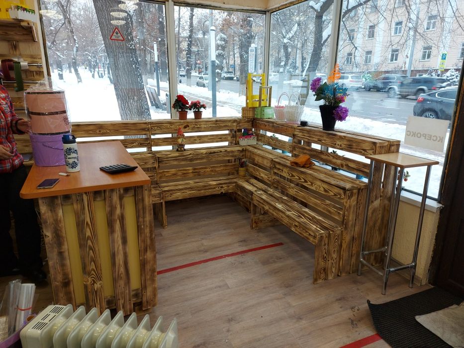 Торговое оборудование из паллет