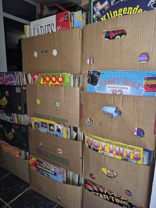 Vând Discuri Vinil colectie 100lp pentru pick Up 33 RTM muzica usoara
