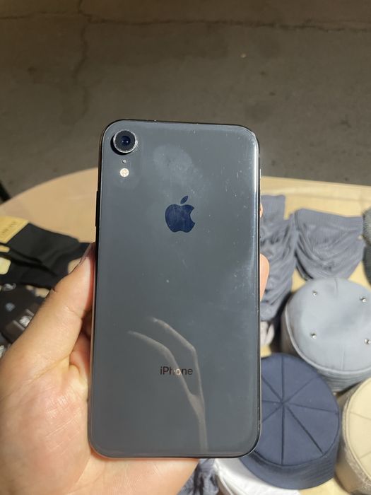 iPhone XR sotiladi 200$