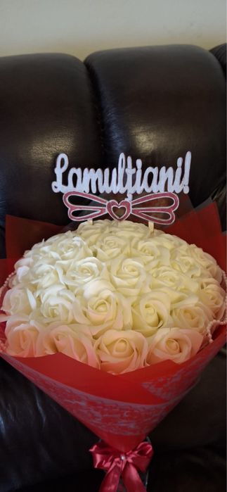 Buchet cu 33 trandafiri din sapun