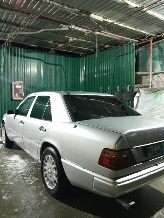 Mercedes Benz W124