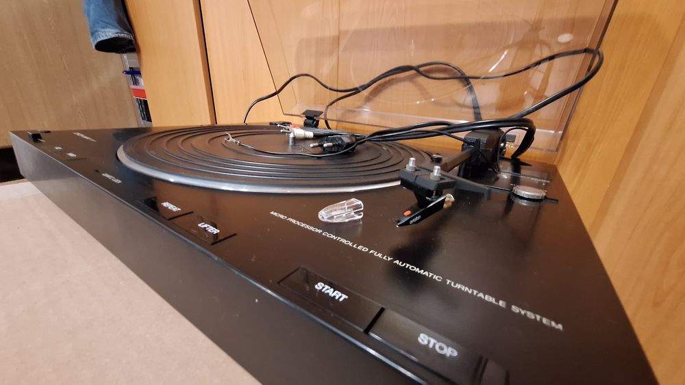 Pick up automatic Denon DP 21F