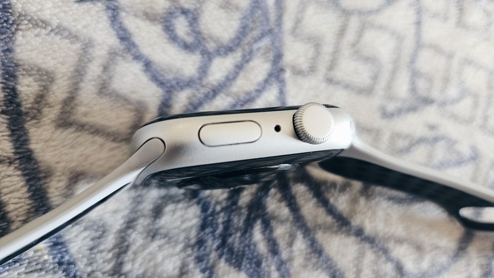Продам Apple Watch Nike SE 44mm