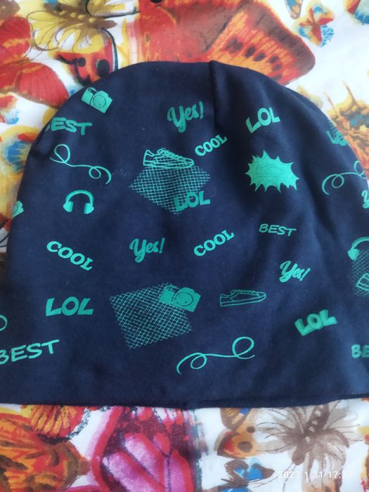 Шапки на Весну  и куртка Для мальчика