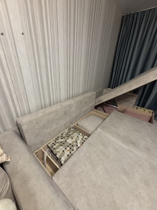 Продам диван угловой