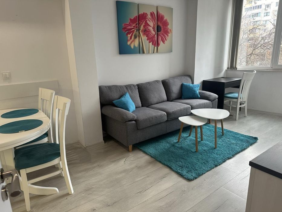 Дава се под наем Тристаен апартамент в София, Дружба 2 - 82 кв.м за 800 € - Снимка #1