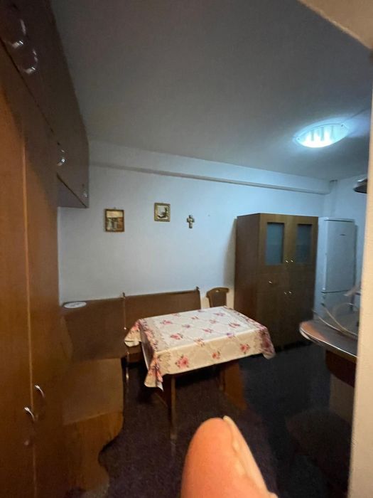Închiriez garsonieră