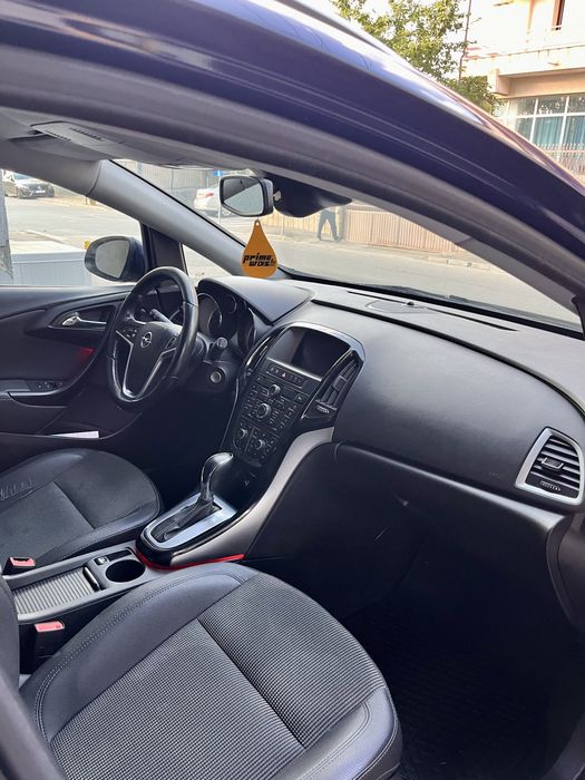 Opel Astra J din 2016 motor 2.0 motorina CUTIE AUTOMATA euro 5 km 240000