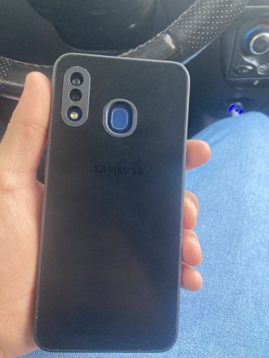 Samsung A20 срочно сотилади Арзон!!