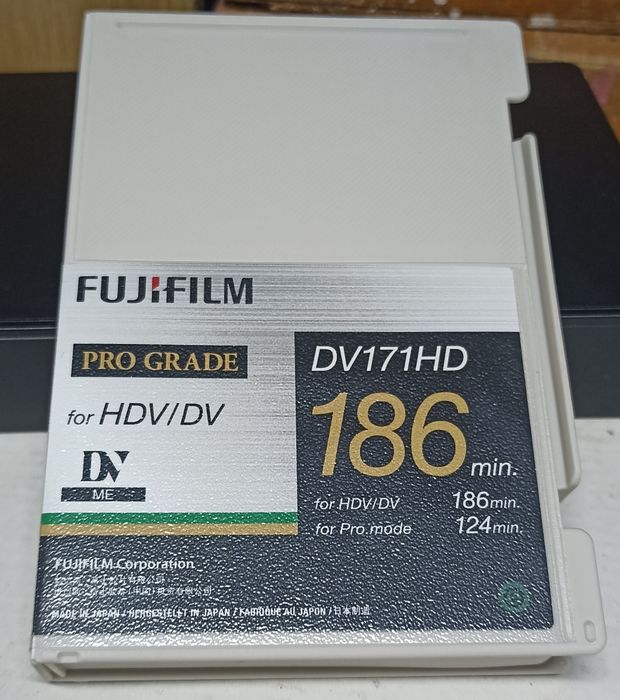 Студийные  видеокассеты и на видеокамеру