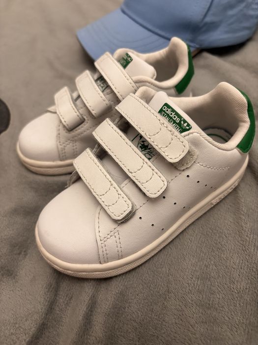 Оригинальные кроссовки Adidas на 2/3 года