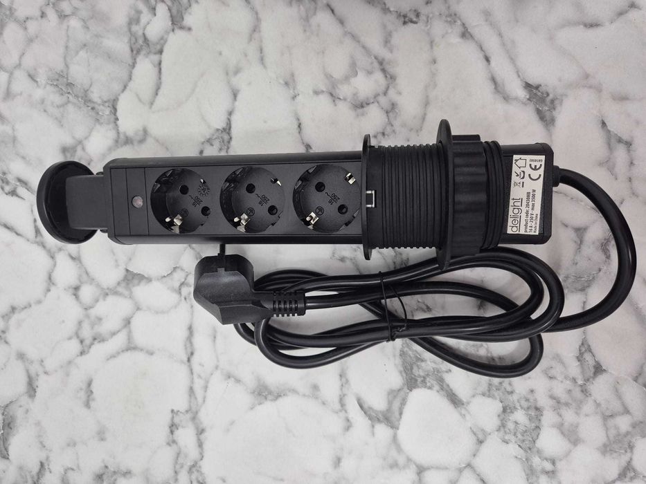 Priză incastrabila pentru blat de bucătărie sau birou