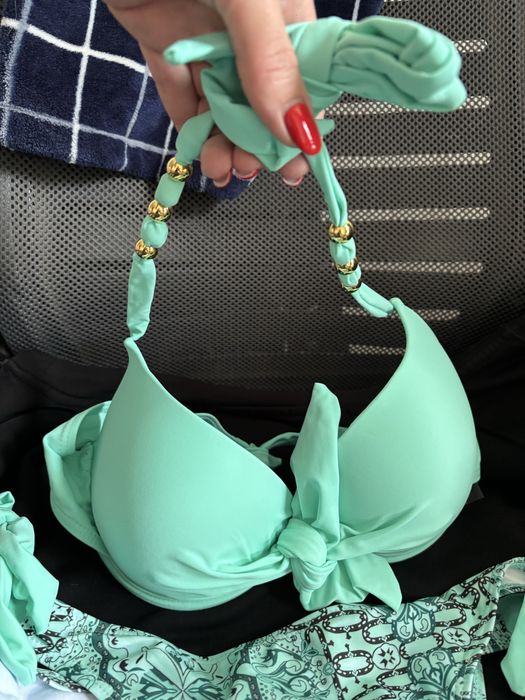 Продам купальник новый 80B