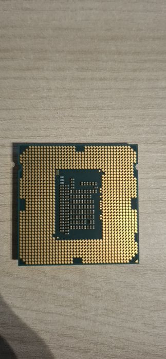 Vand procesor intel in stare bună de funcționare