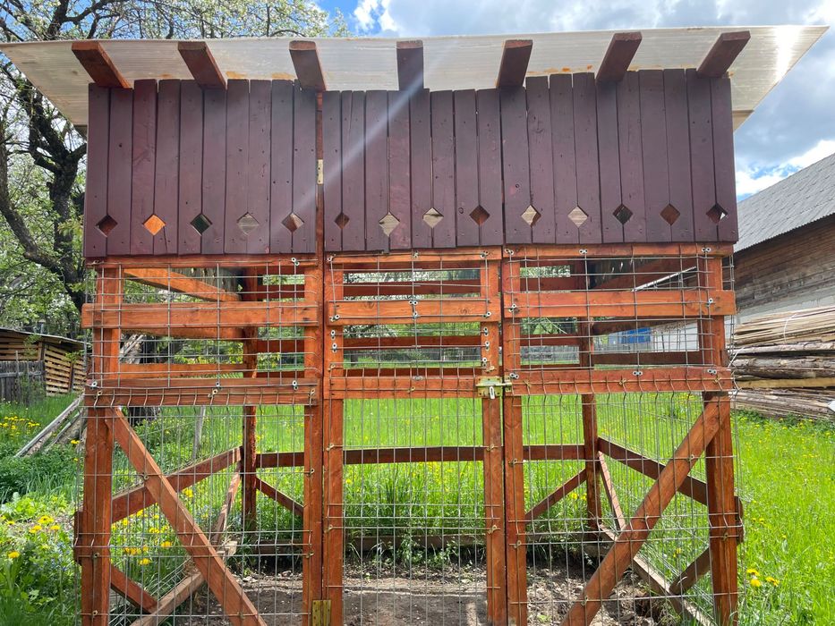 Vând cusca pentru caini