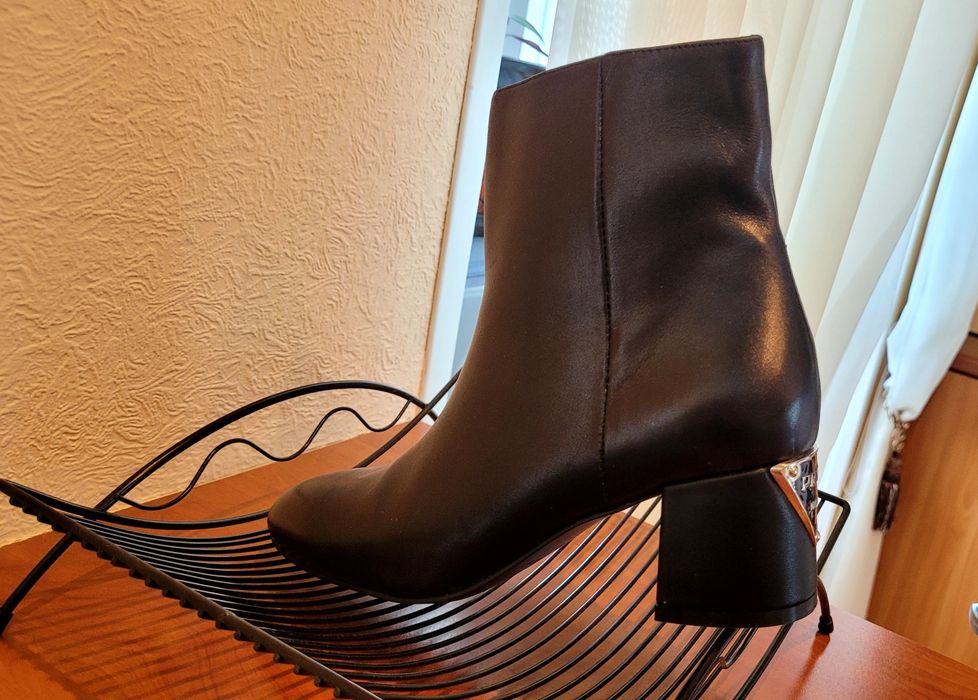 Продаю ботинки кожаные