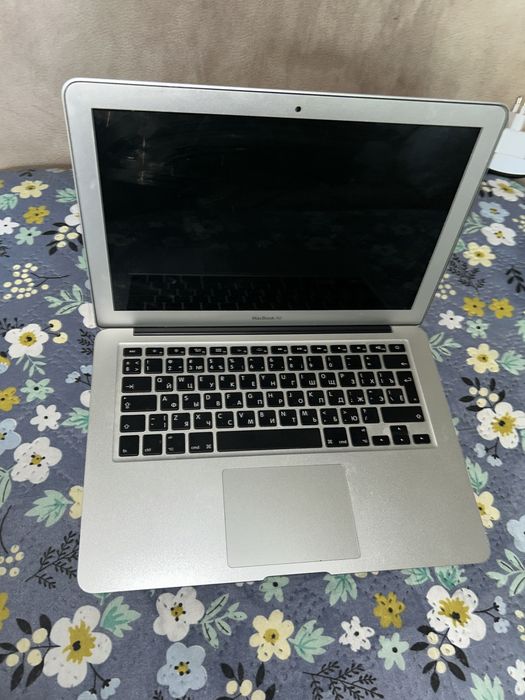 Продам MacBook Air 13”